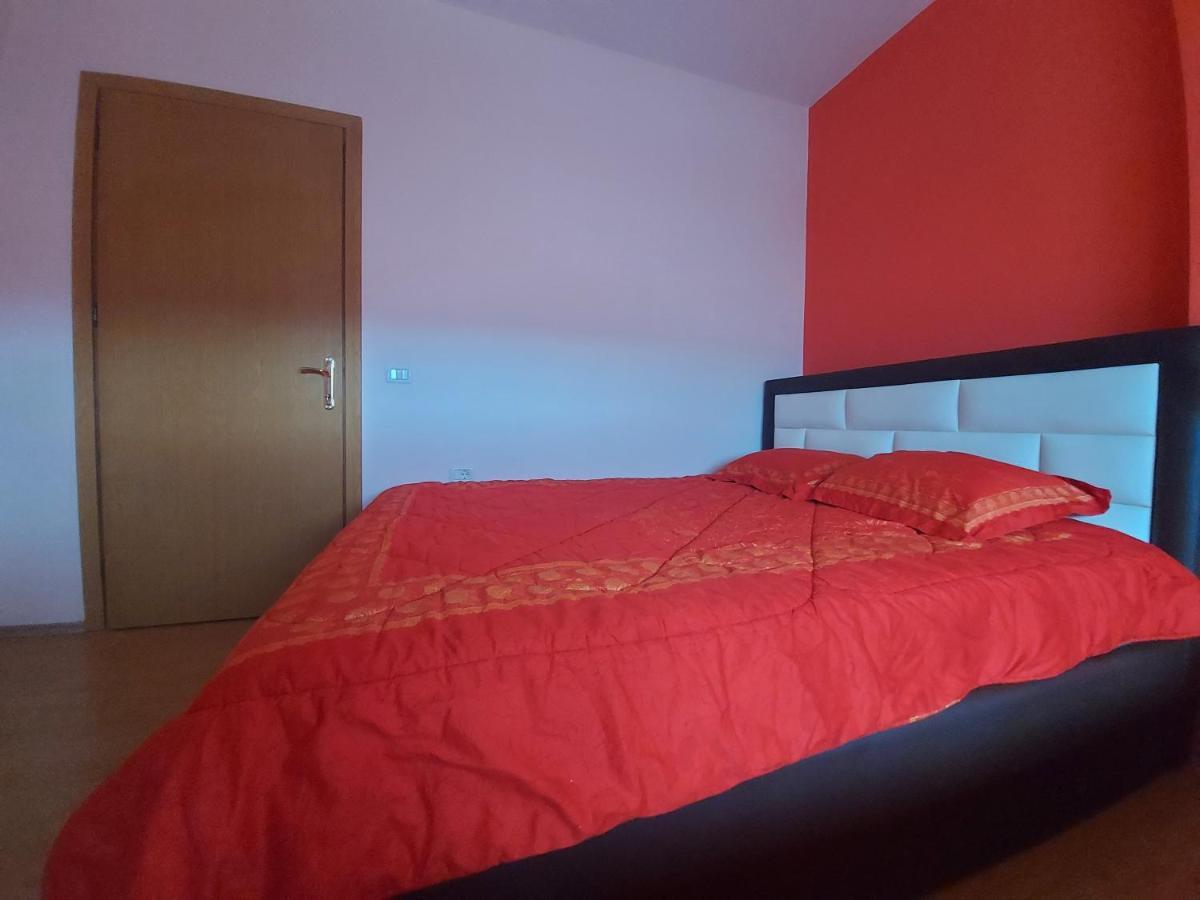 Geni Apartment Korce Exterior foto